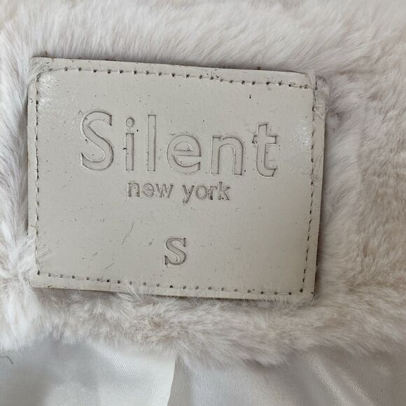 SILENT NEW YORK Women's Ivory Faux Fur Cropped Open Jacket - Small NWT - Picture 6 of 6